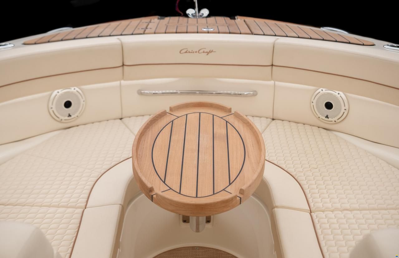 Chris Craft Launch 31 GT Outboard