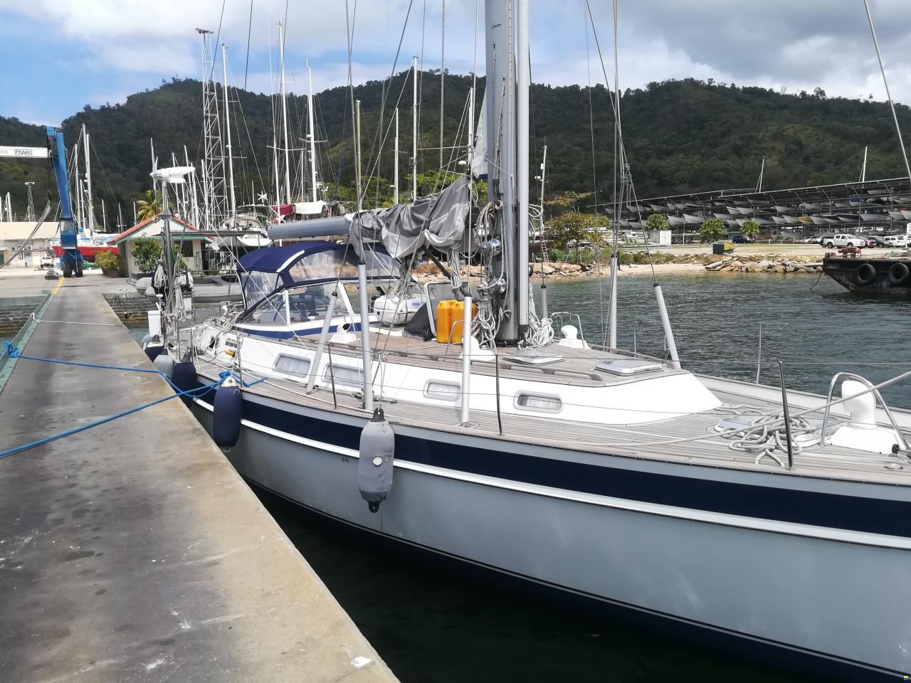 Hallberg-Rassy 53