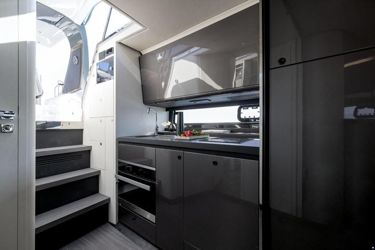 Azimut Verve 42
