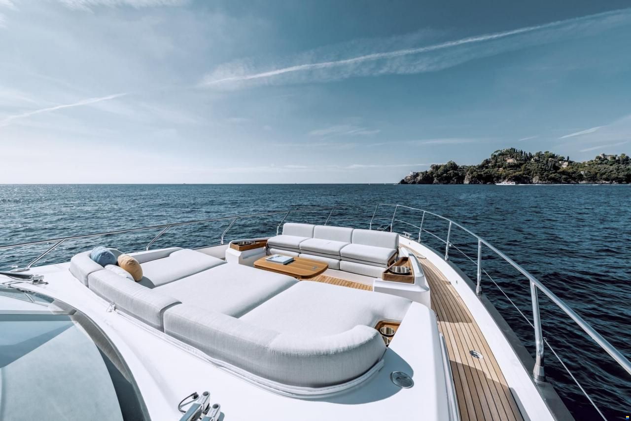 Azimut Fly 68
