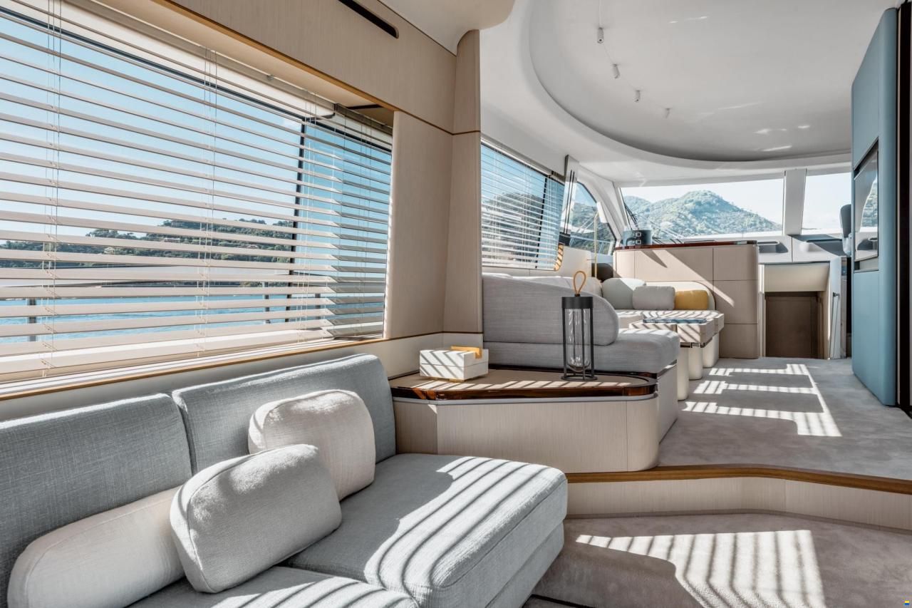 Azimut Fly 68