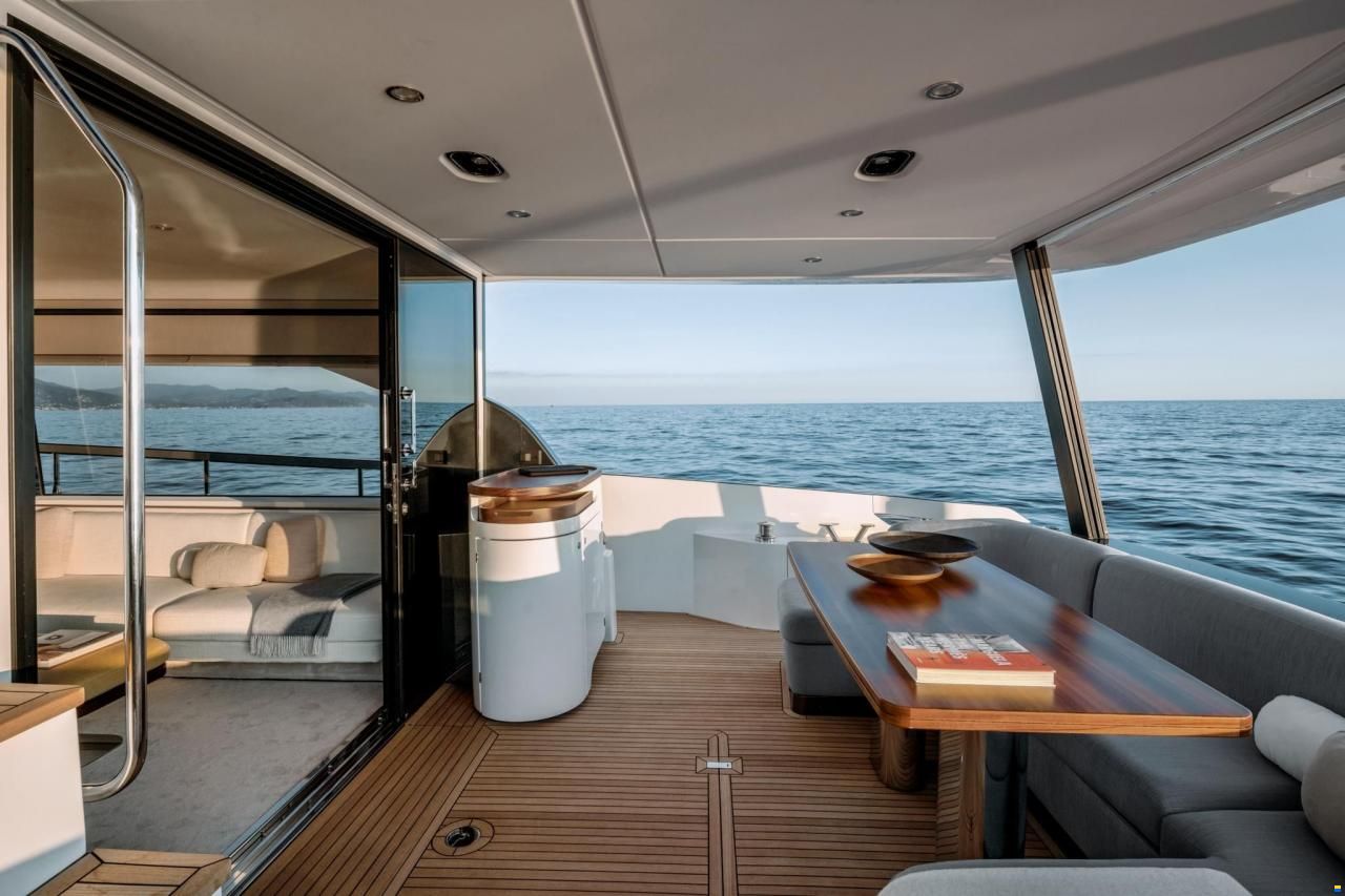 Azimut Fly 68