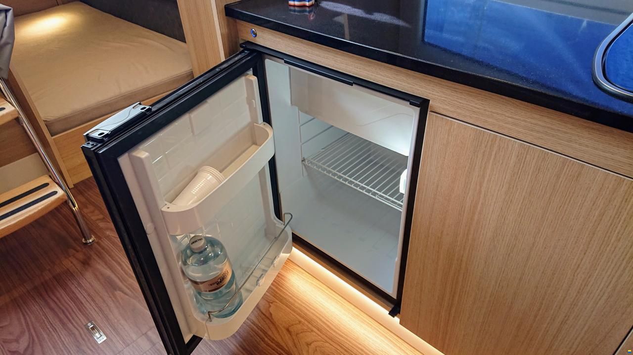 Nautic Yachts 990 / NEON 990