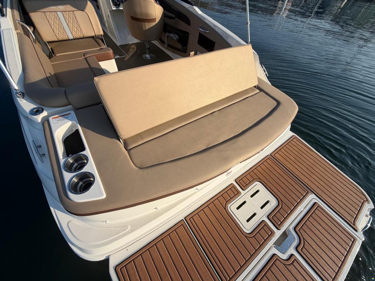 Sea Ray 240 Sundeck
