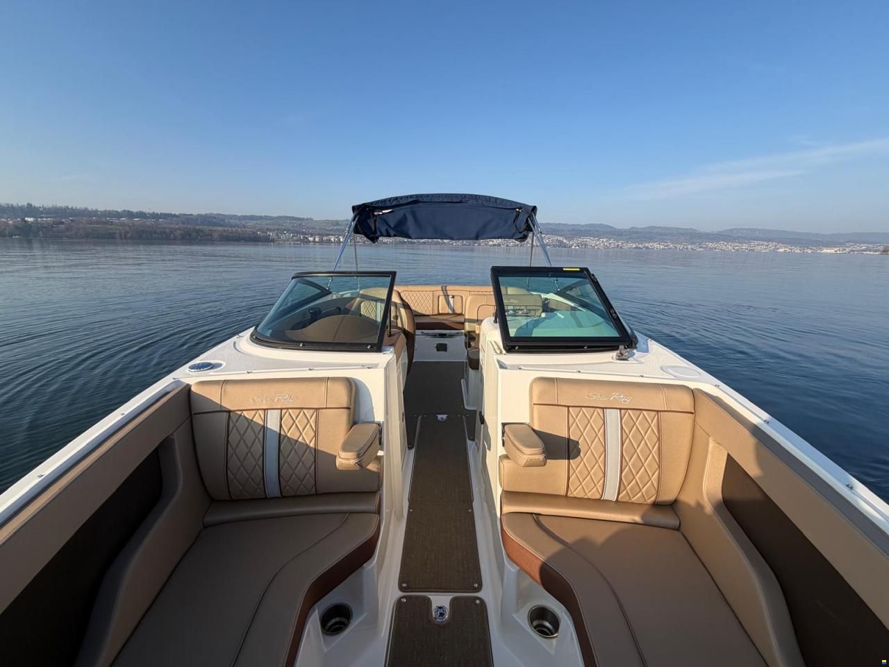 Sea Ray 240 Sundeck