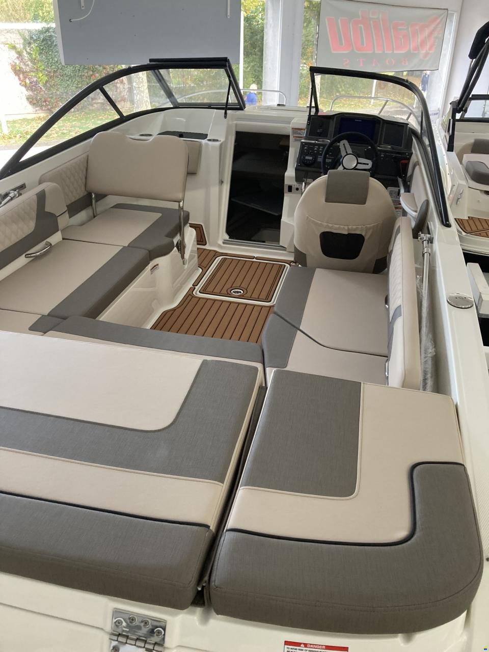 Bayliner VR6 CUDDY
