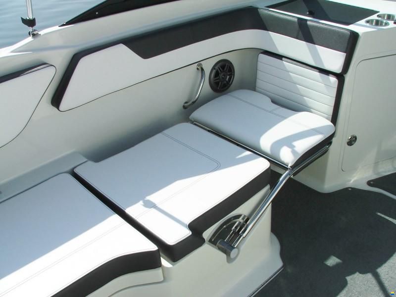 Sea Ray 210 SPXE Bowrider