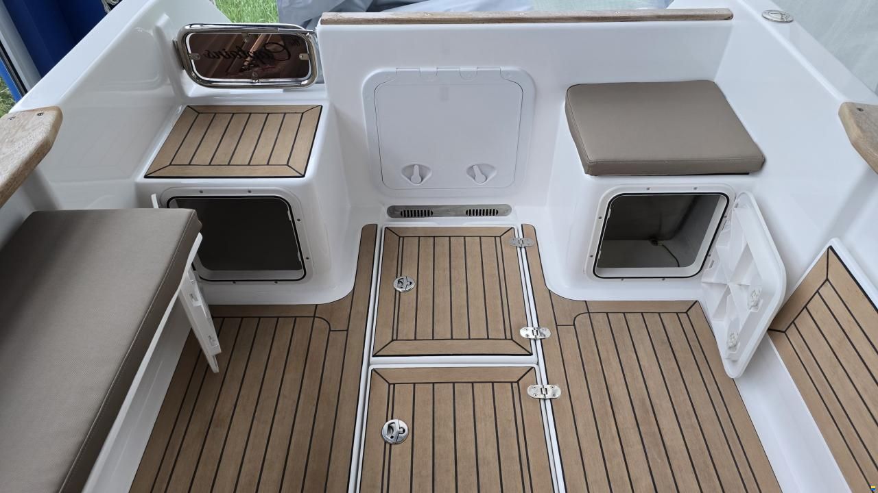 The Captains Fisher 660