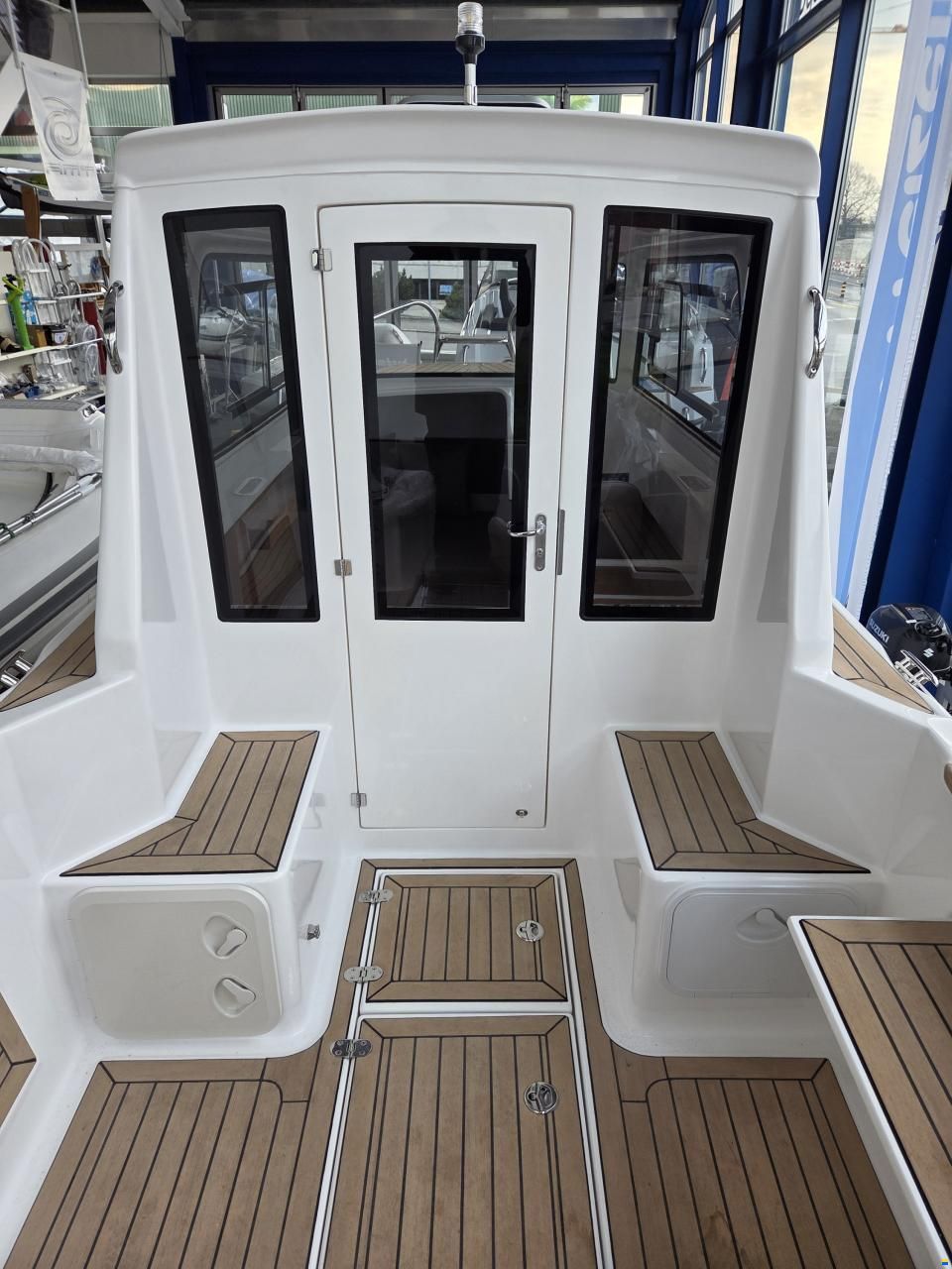 The Captains Fisher 660