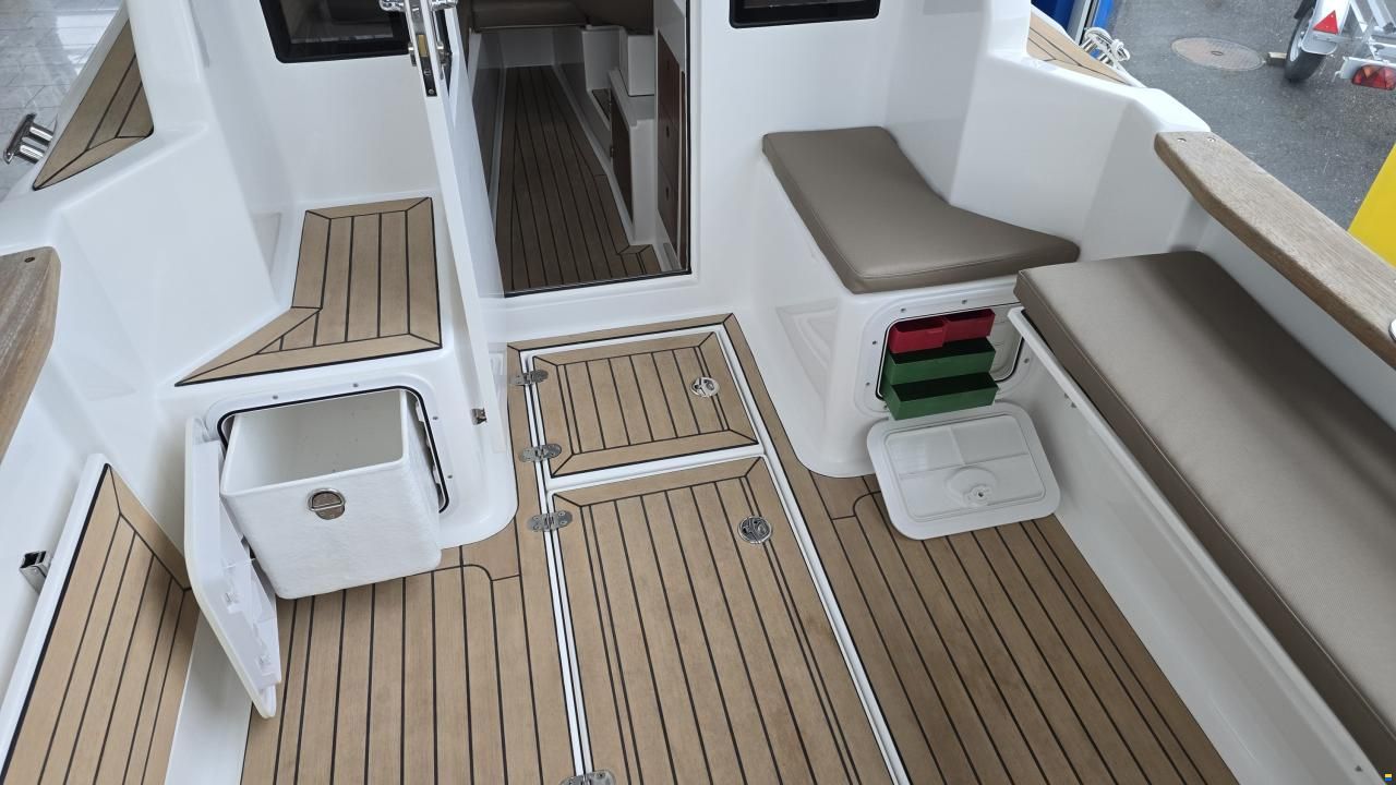 The Captains Fisher 660