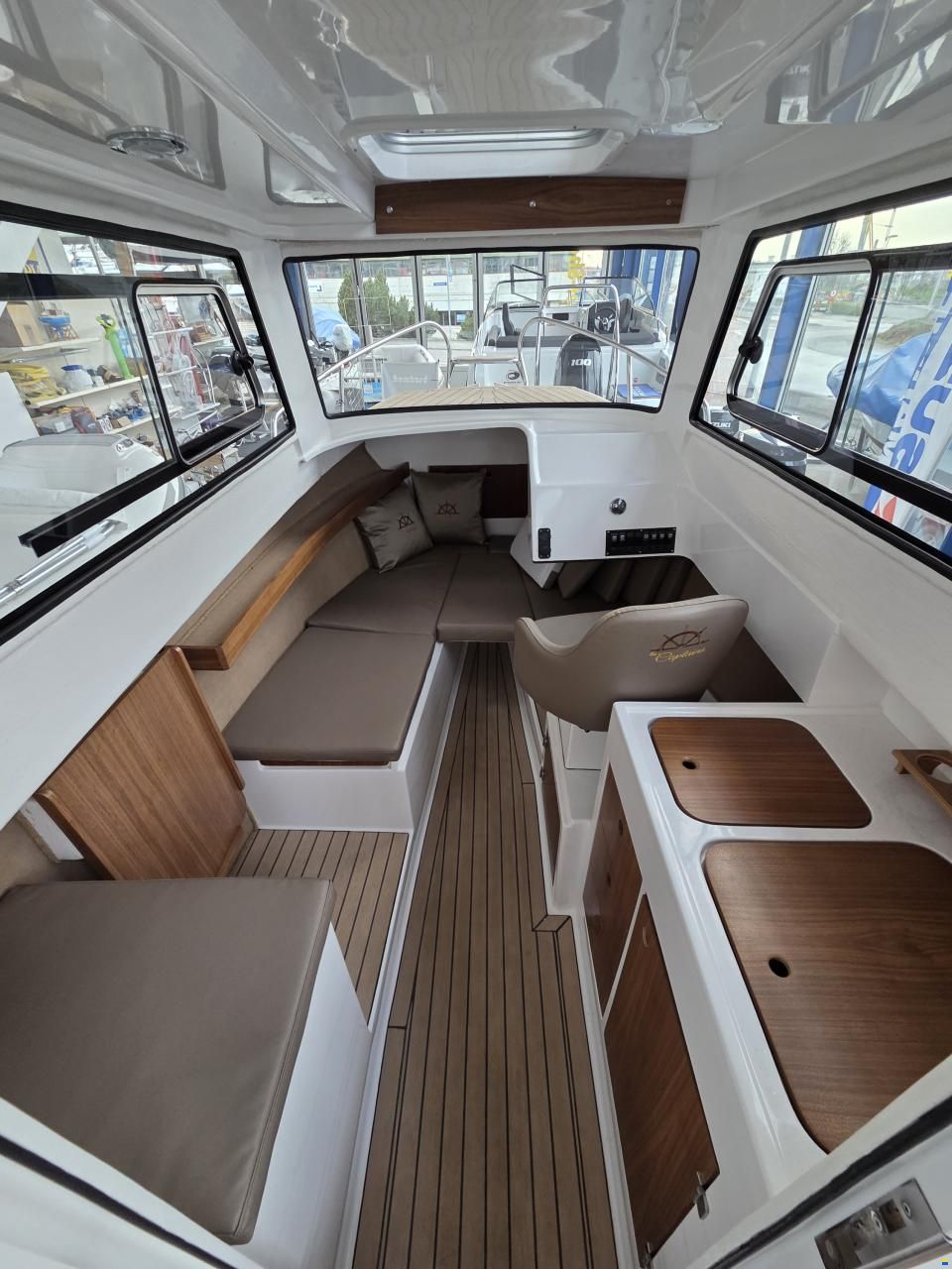 The Captains Fisher 660