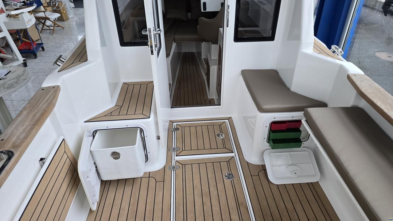 The Captains Fisher 660