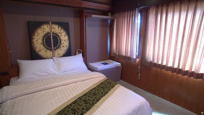 CUSTOM POWER CATAMARAN 37M