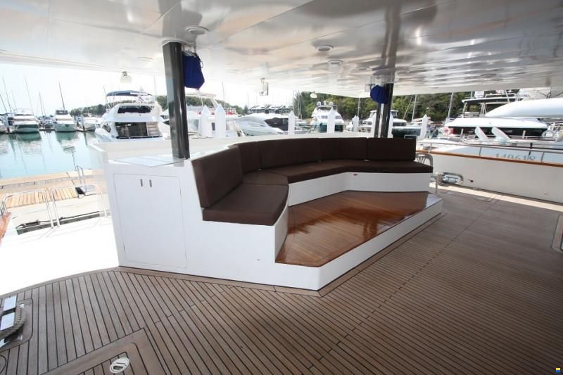 CUSTOM POWER CATAMARAN 37M