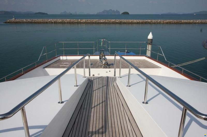 CUSTOM POWER CATAMARAN 37M