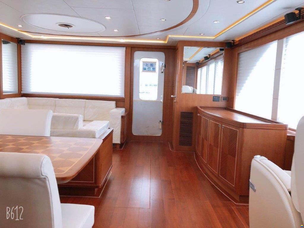 Selene 60' Explorer