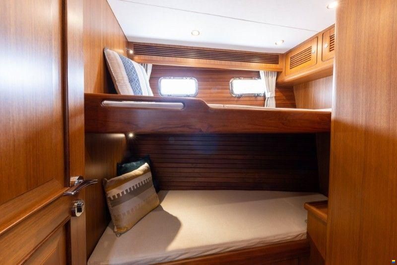 Selene 46'