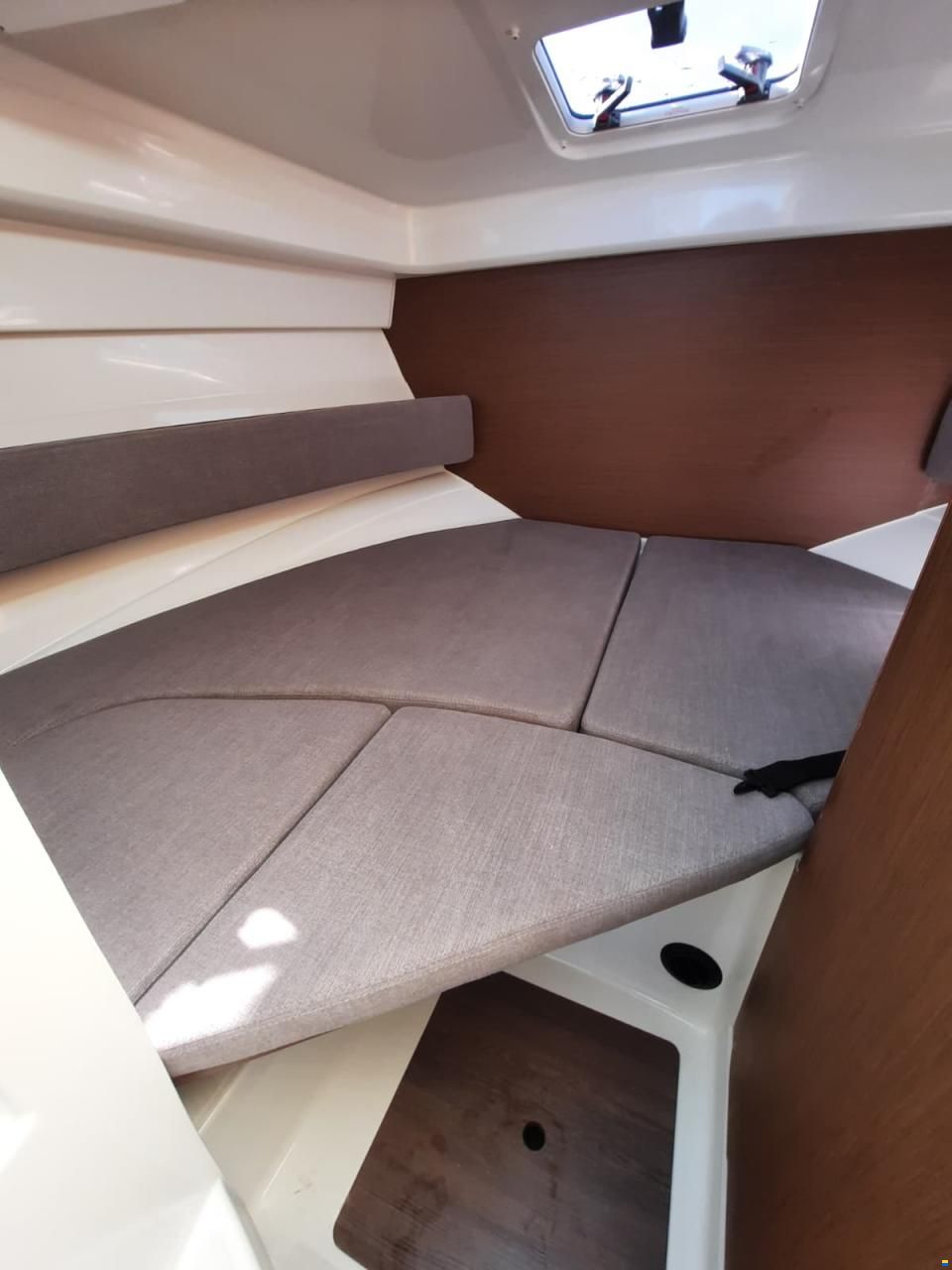 Beneteau Antares 8