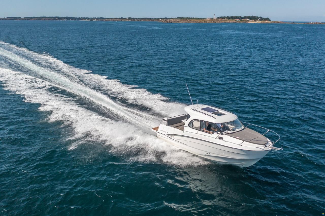 Beneteau Antares 8