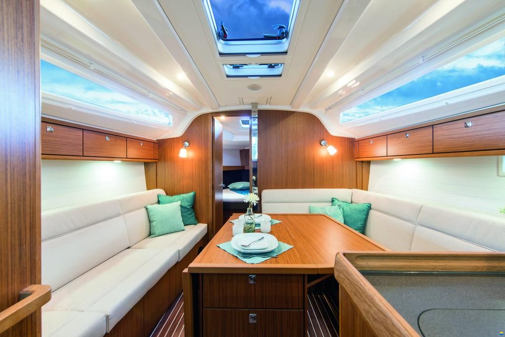 Bavaria Cruiser 37
