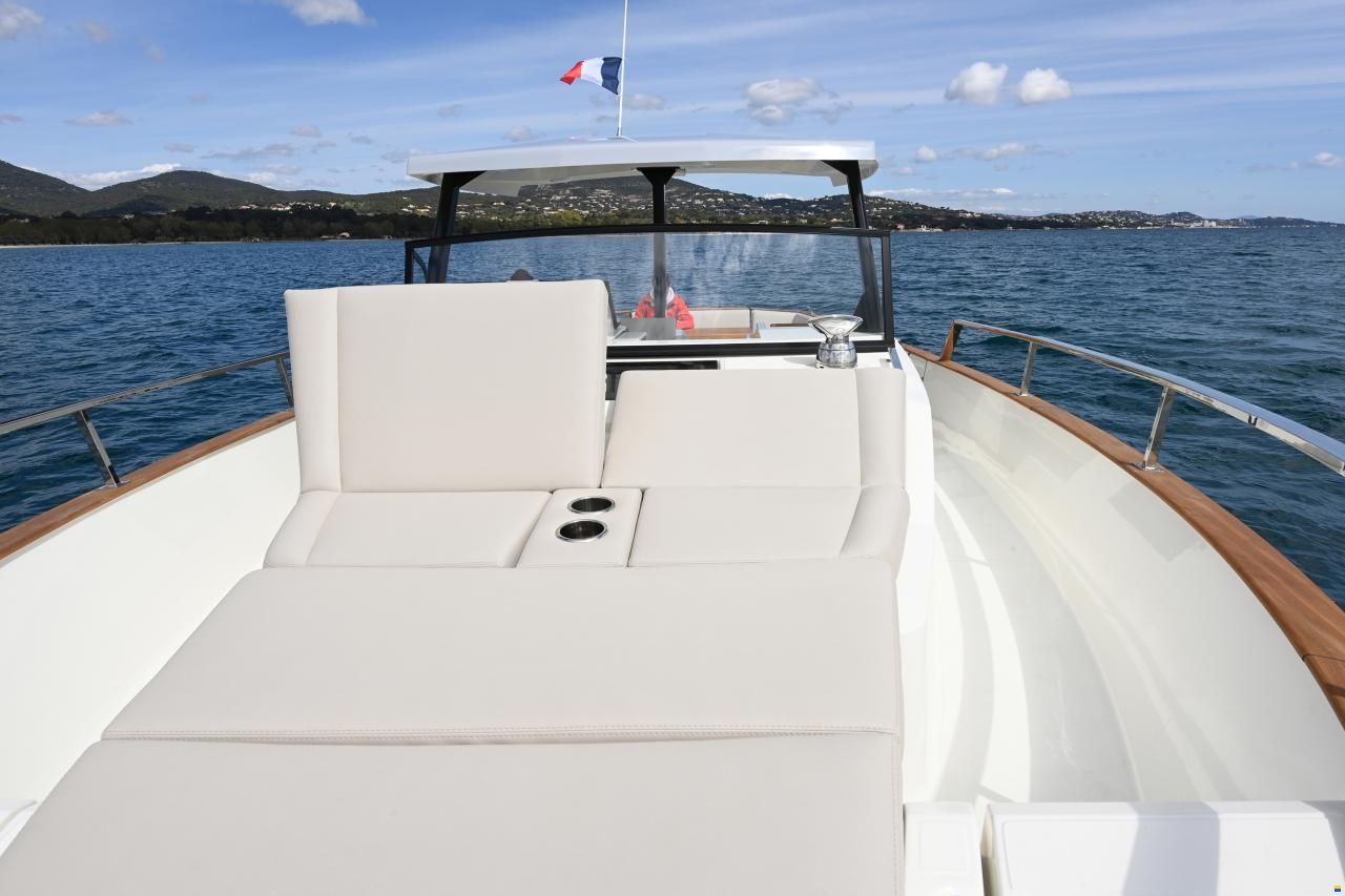 Rh&eacute;a 32 Open