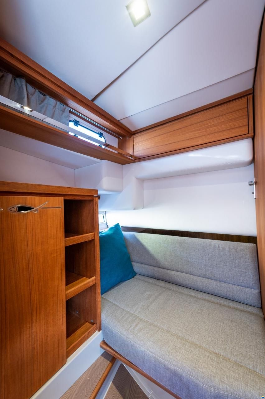 Rh&eacute;a 34 Trawler