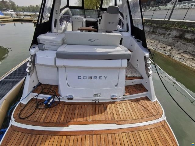 Cobrey 28 SC/SCL mit Bodenseezulassung 300 PS