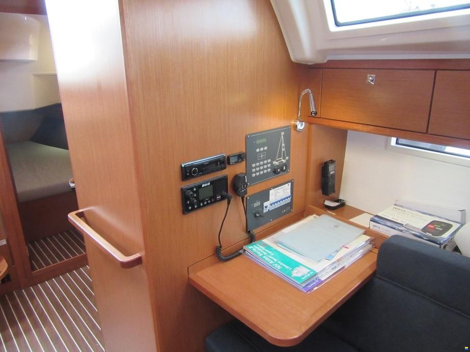 Bavaria Cruiser 37