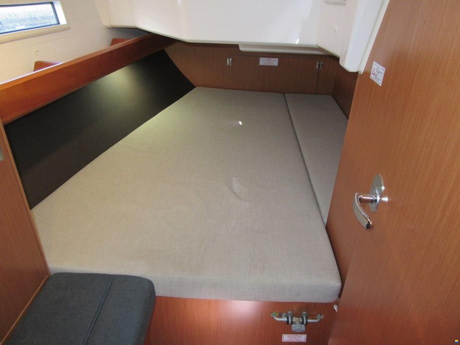 Bavaria Cruiser 37