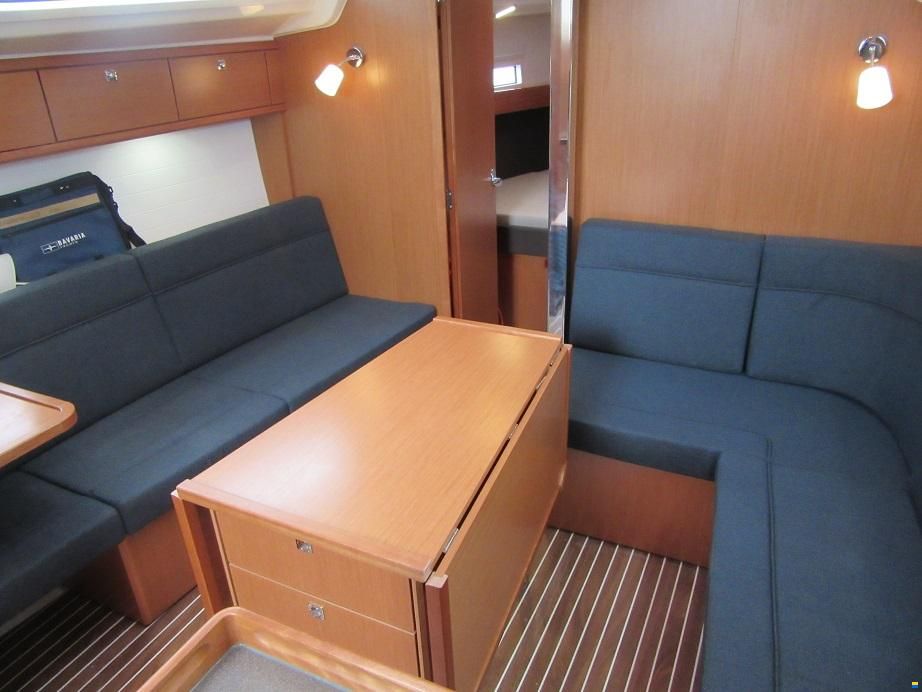 Bavaria Cruiser 37