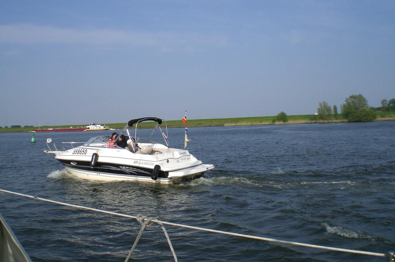Larson 220 Cabrio