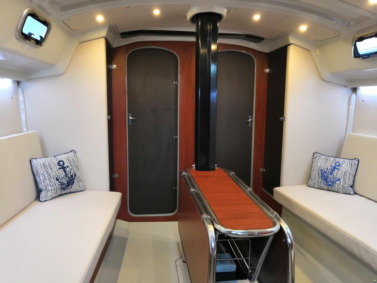 MacGregor 65 Pilot House