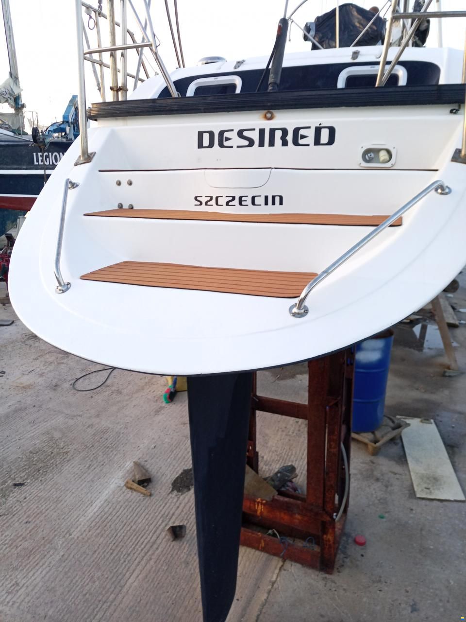 MacGregor 65 Pilot House