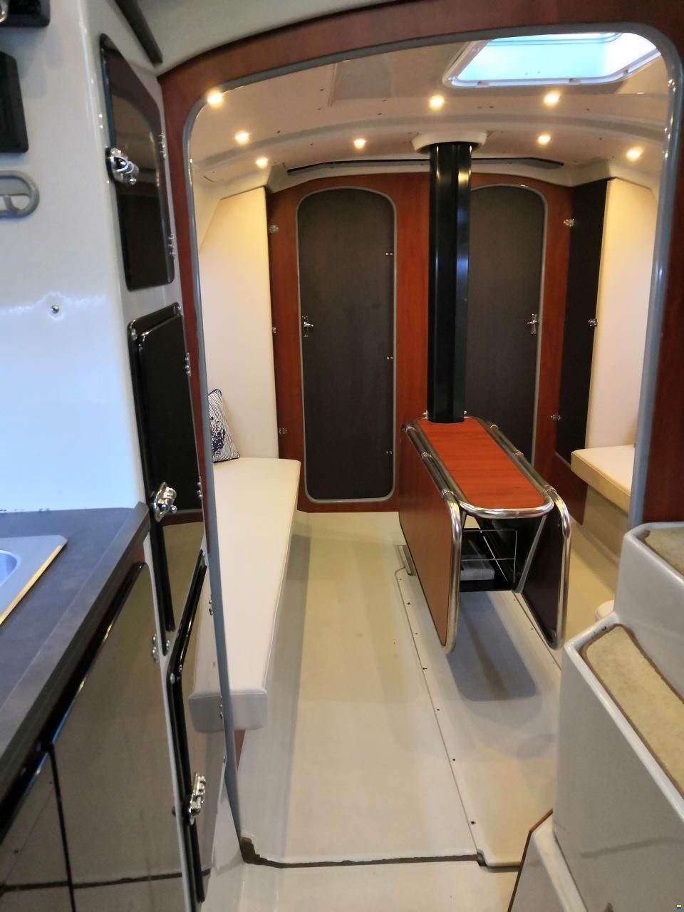 MacGregor 65 Pilot House