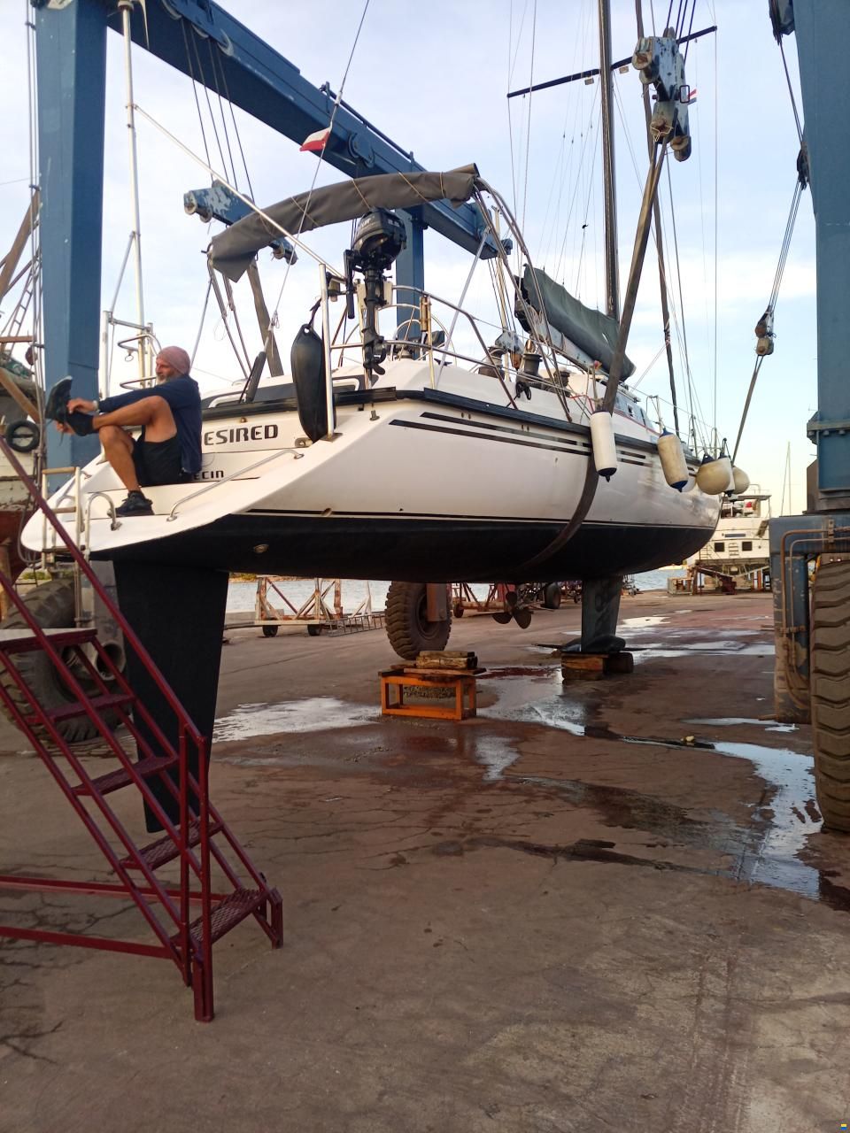 MacGregor 65 Pilot House