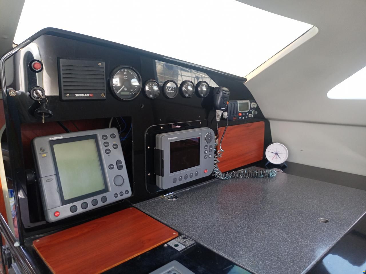 MacGregor 65 Pilot House
