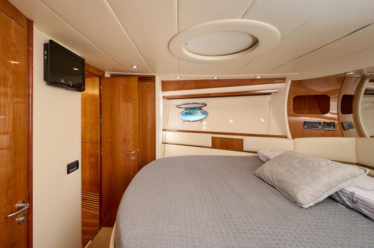 Pershing 50