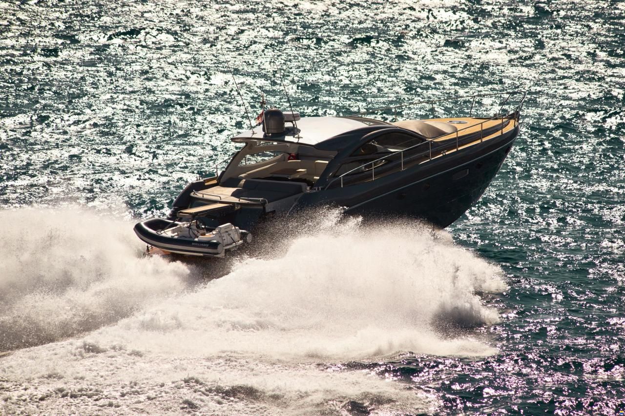 Pershing 50