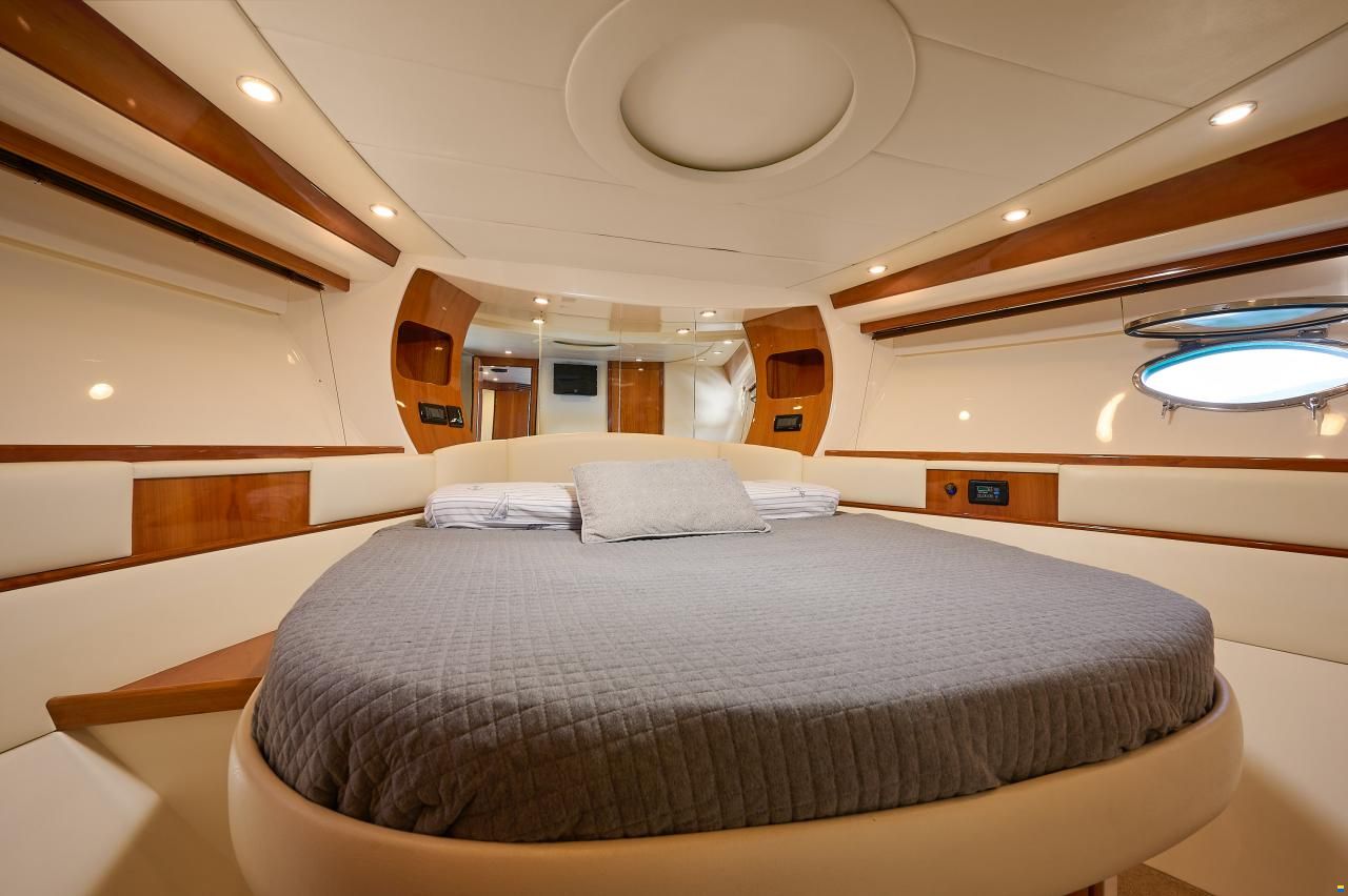 Pershing 50