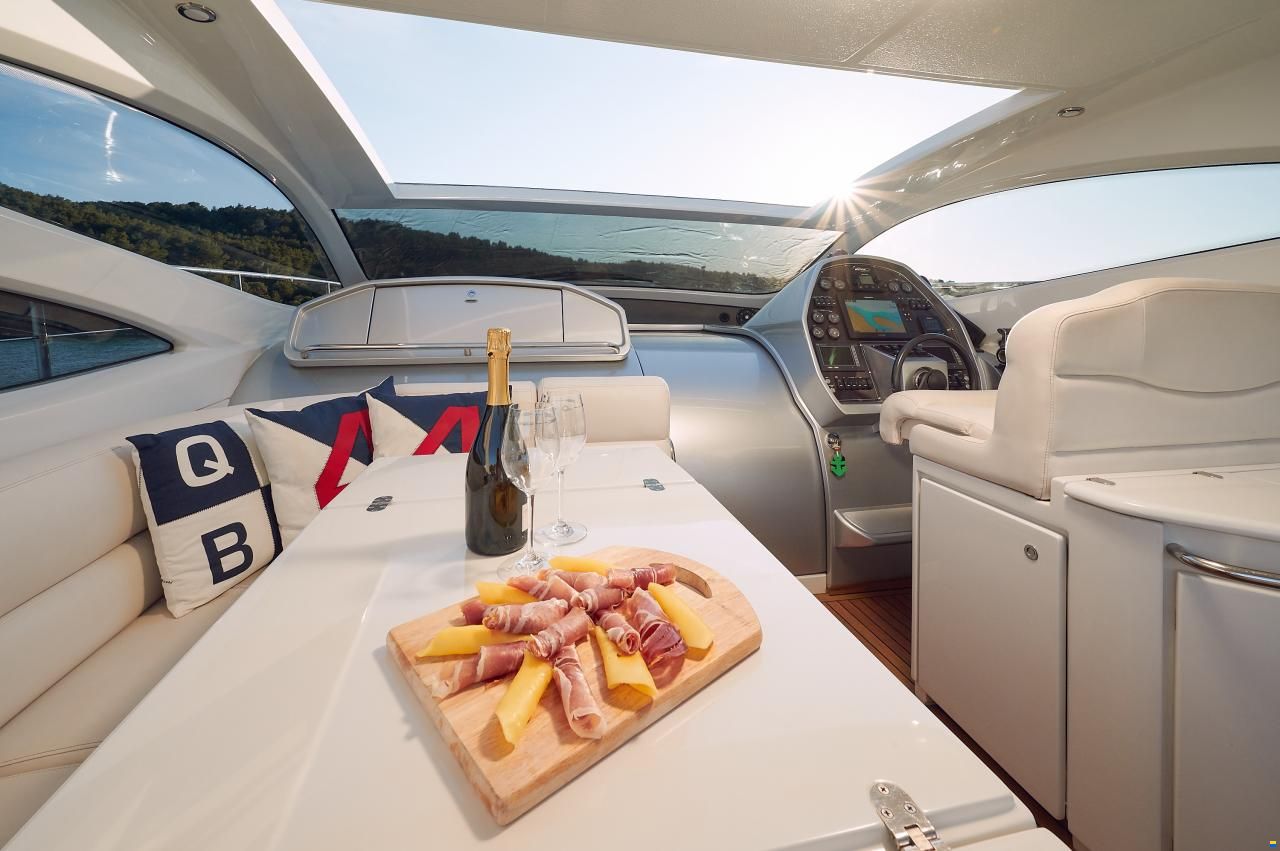 Pershing 50