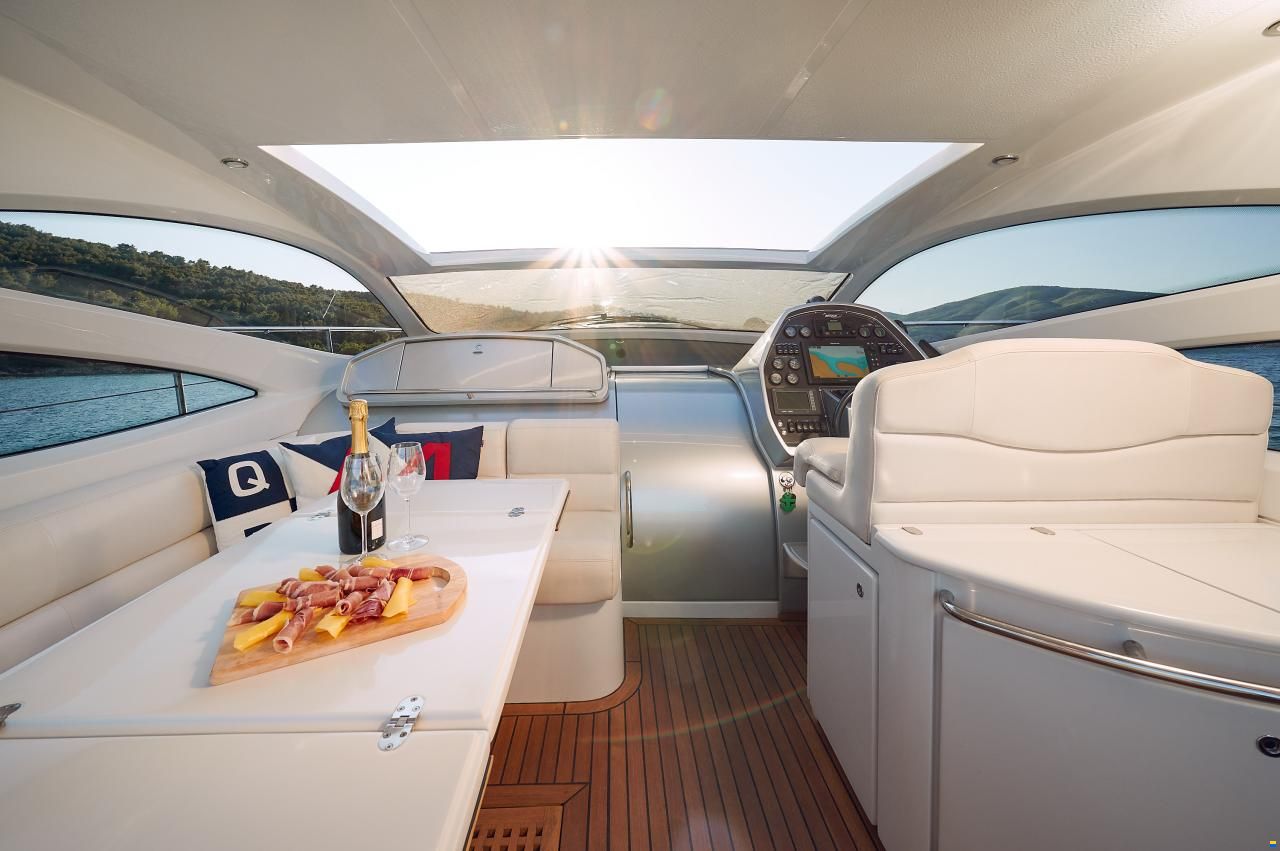 Pershing 50