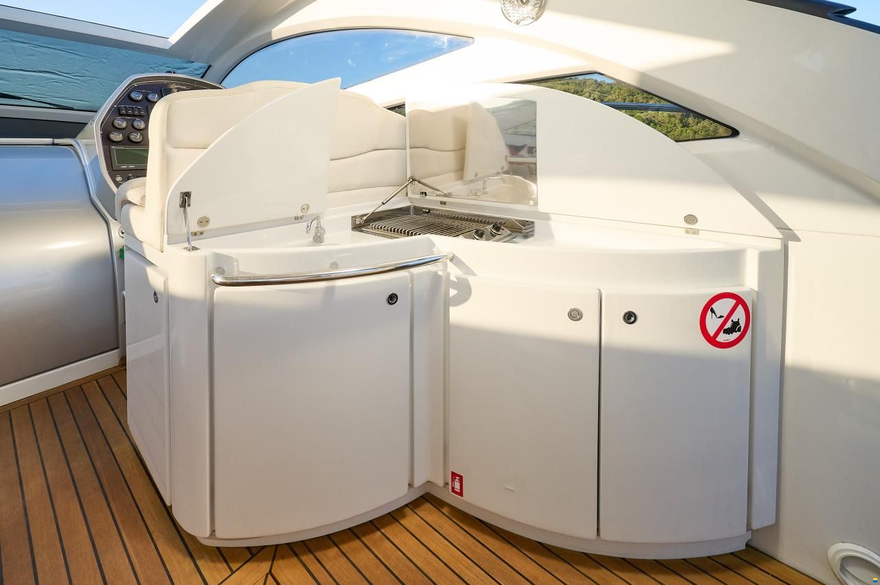 Pershing 50