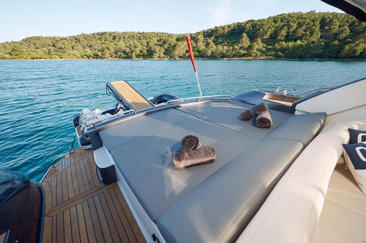 Pershing 50
