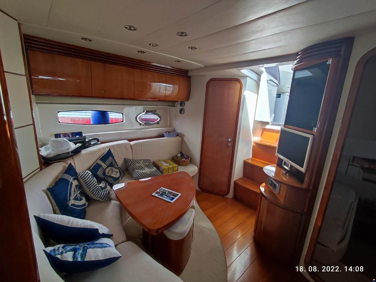 Pershing 46