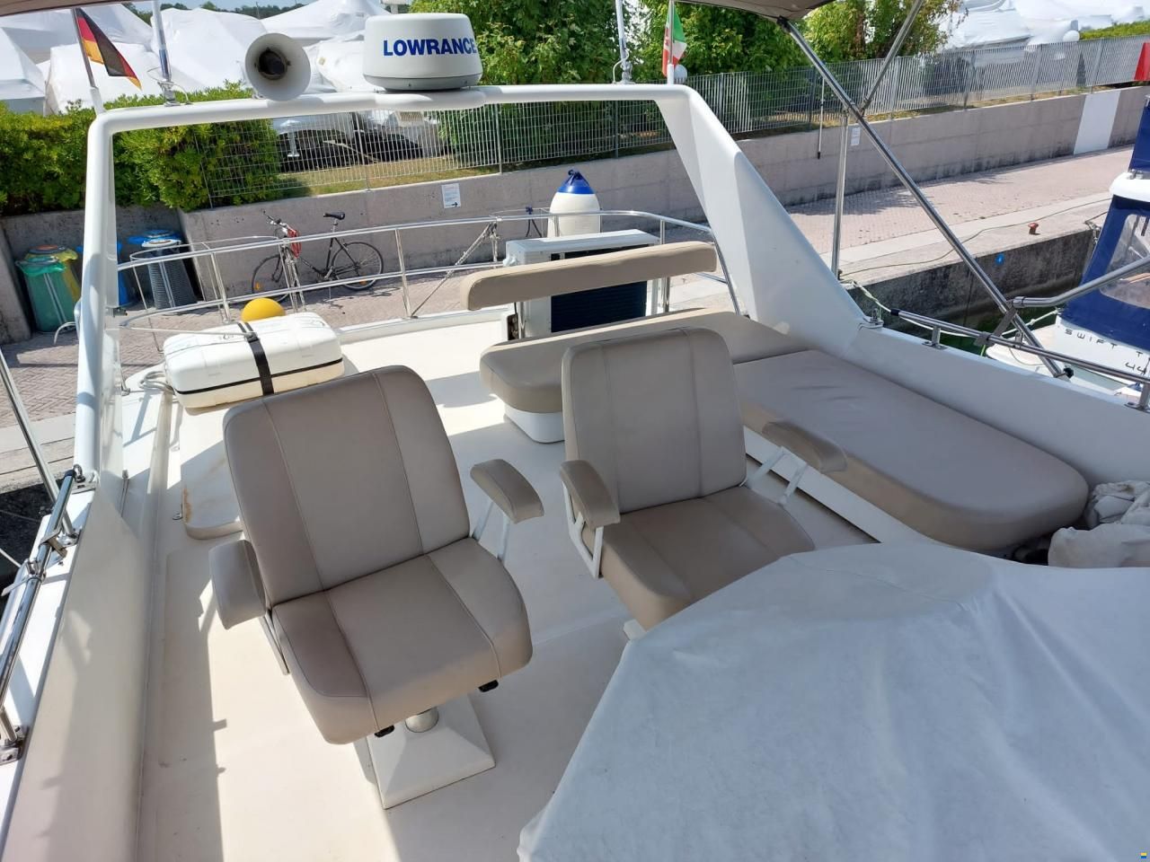 Neptunus 138 Sedan Fly