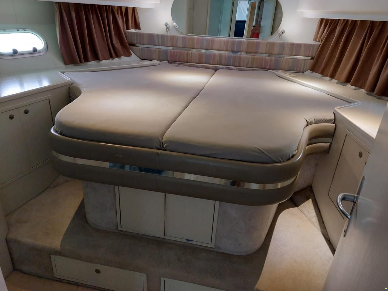 Neptunus 138 Sedan Fly