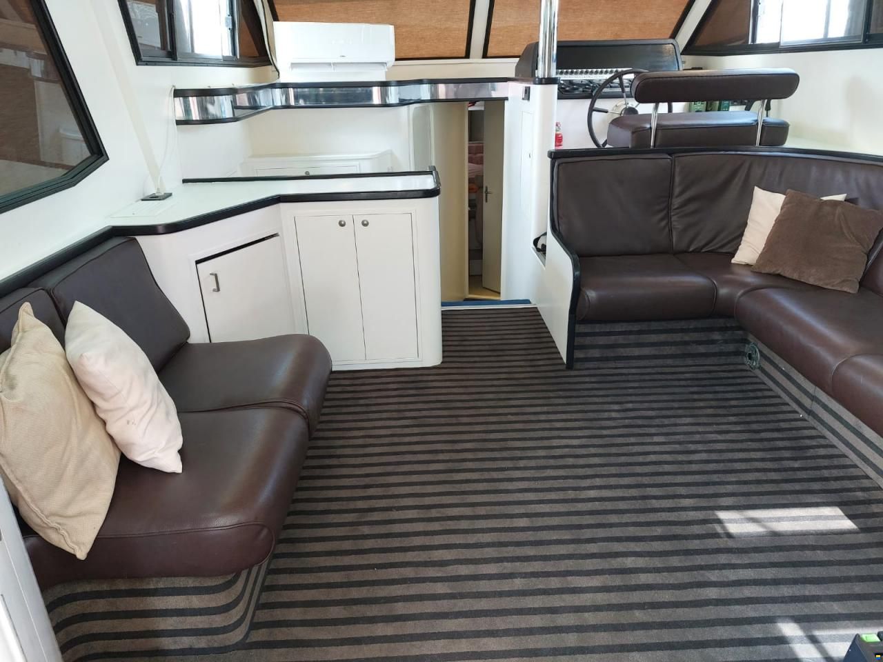 Neptunus 138 Sedan Fly