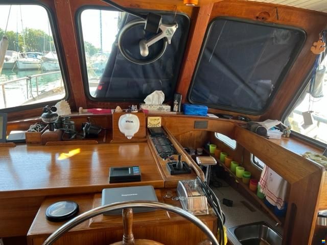 Nauticat 33