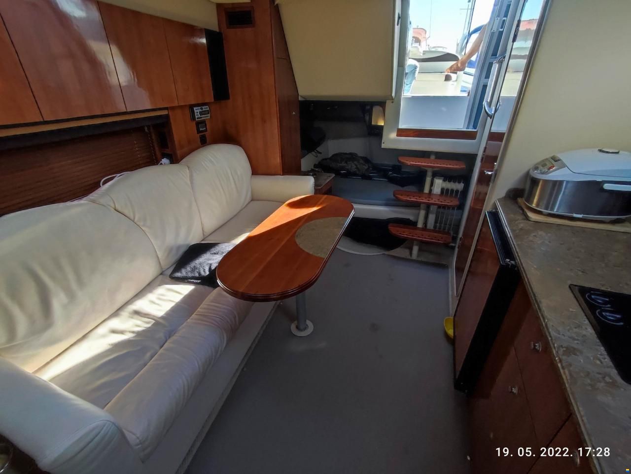 Cruisers 330