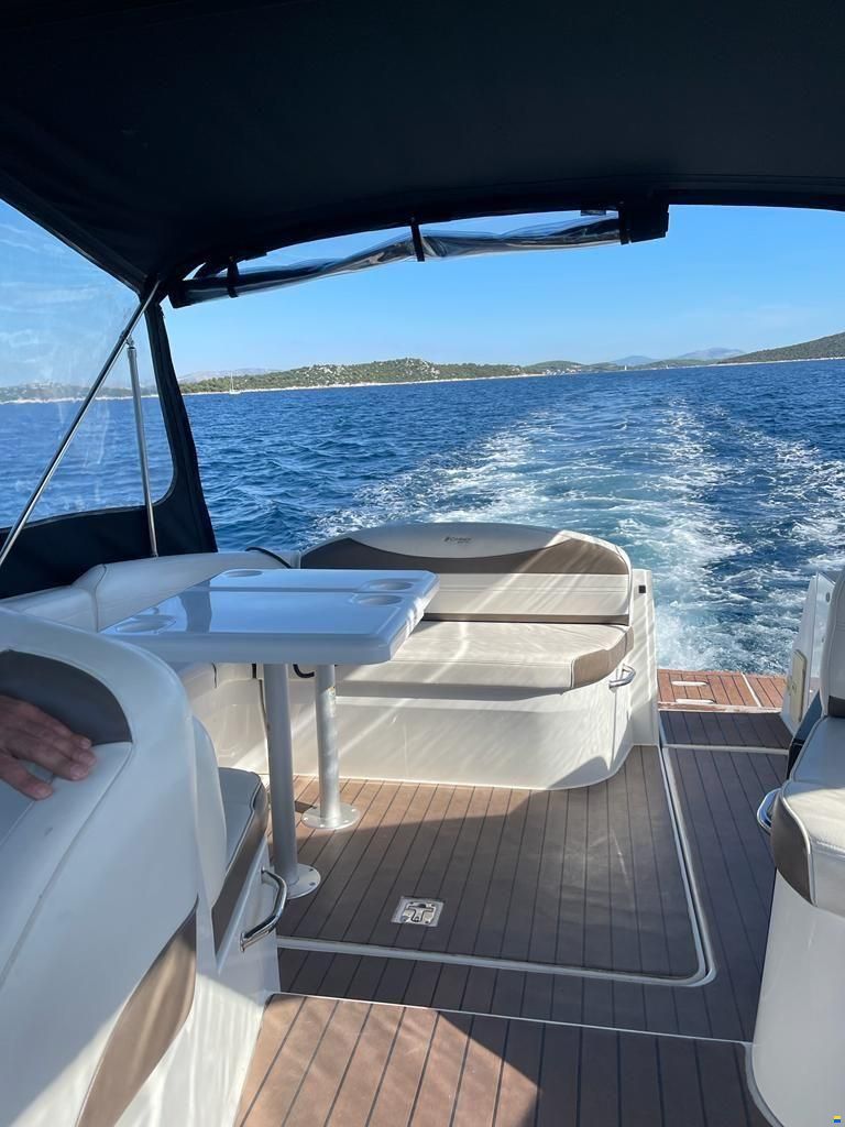 Cruisers 330